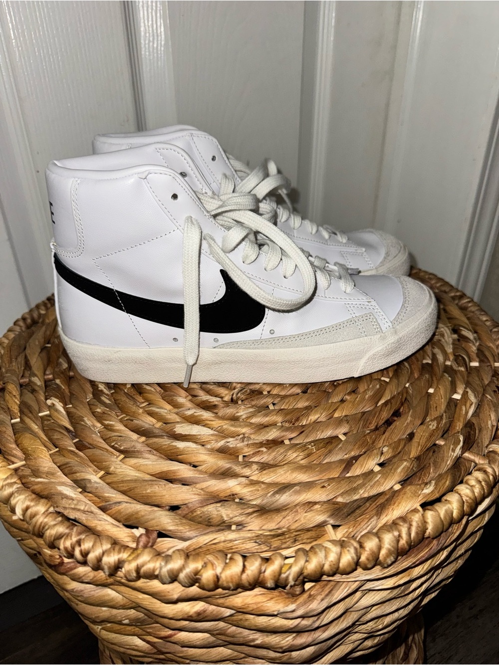 Blazer mid 77 size 8 women’s or 6.5 men’s